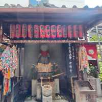 【京都 祇園】八坂神社参道のめやみ地蔵尊