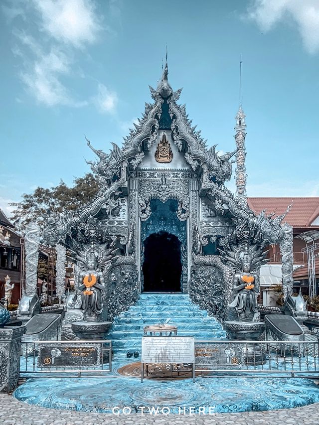 อุโบสถเงินหลังแรกของโลก
