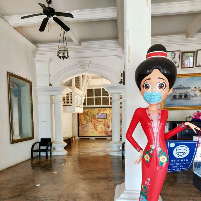 เดินชมพิพิธภัณฑ์ภูเก็ตไทยหัว