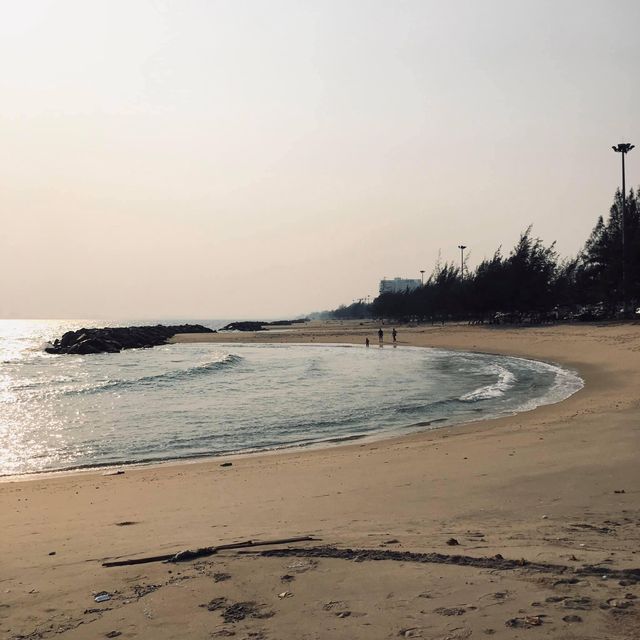 หาดแสงจันทร์