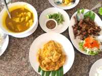 'D hatyai cafe & restaurant' ร้านอาหารคาเฟ่ริมคลอง