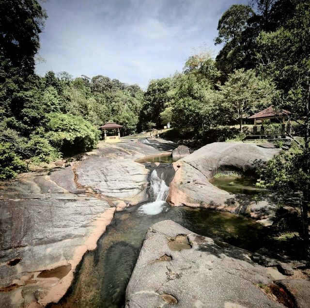 Seven Wells/Telaga Tujuh(Té-la-gae tue-jouh)