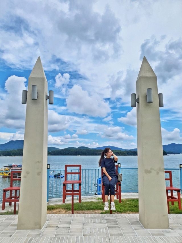 그림같은 하늘과 바다가 맞닿은 산토리니풍 카페 도어스⛵️