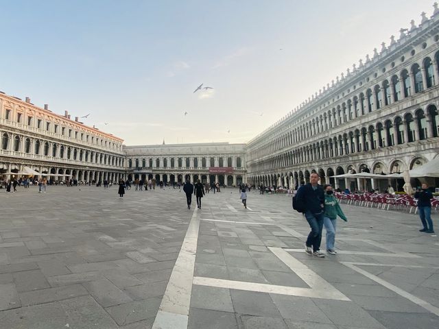PIAZZA THAT CHARMS 🇮🇹✈️