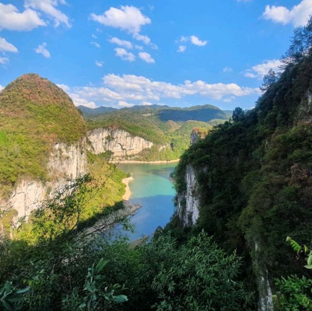 Hiking in Binlang Valley Scenic area