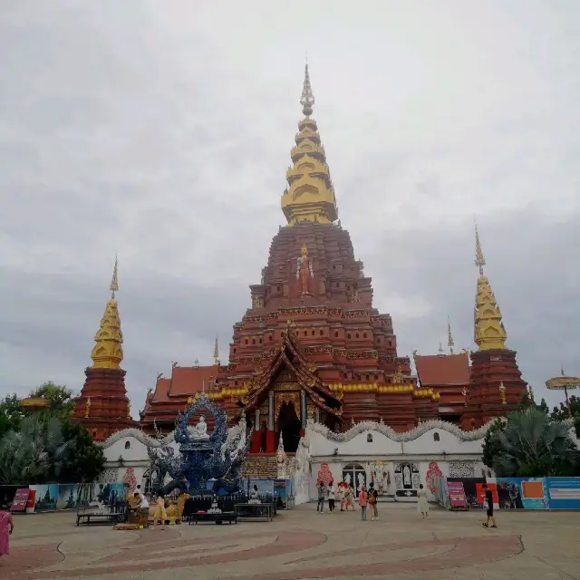 The spectacular golden pagoda of Jinghong