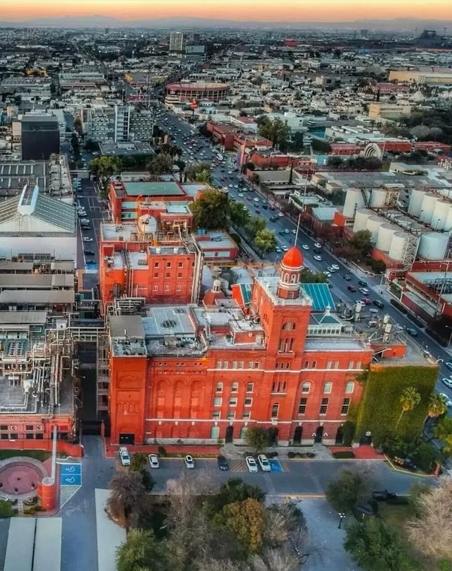 Mexico's Reforma Avenue in Daytime and Nighttime