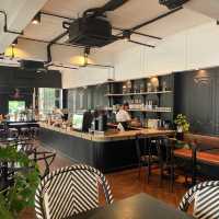 เบื่อคาเฟ่มินิมอล เชิญที่ PLEASE Cafe