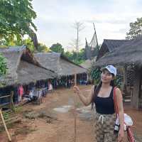 ไปเรียนรู้ ณ รวมหมู่บ้านชาวเขากะเหรี่ยงคอยาว