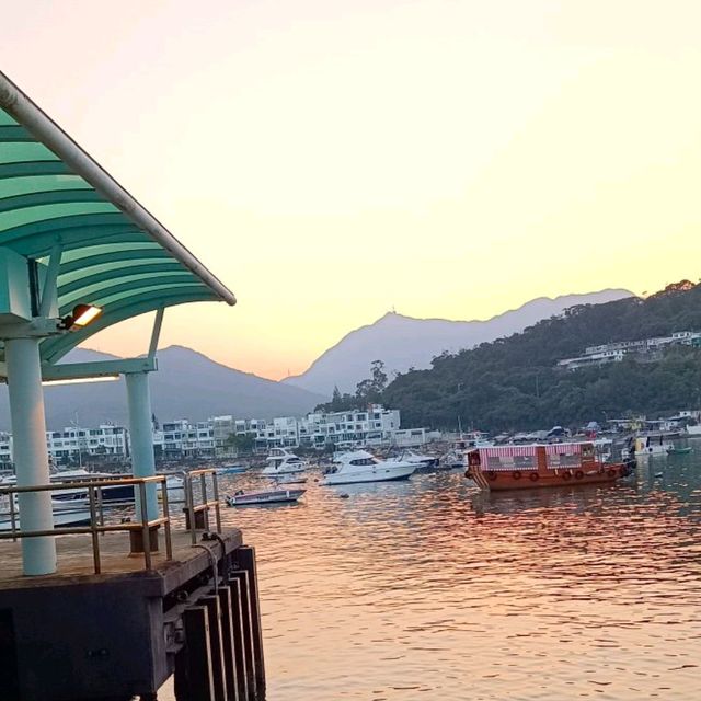 盡攬西貢，白沙灣碼頭，山脈，海水，船舶美景！非常浪漫！