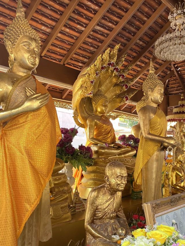 ไหว้พระ ทำบุญ | วัดพระศรีมหาธาตุวรมหาวิหาร|กทม.