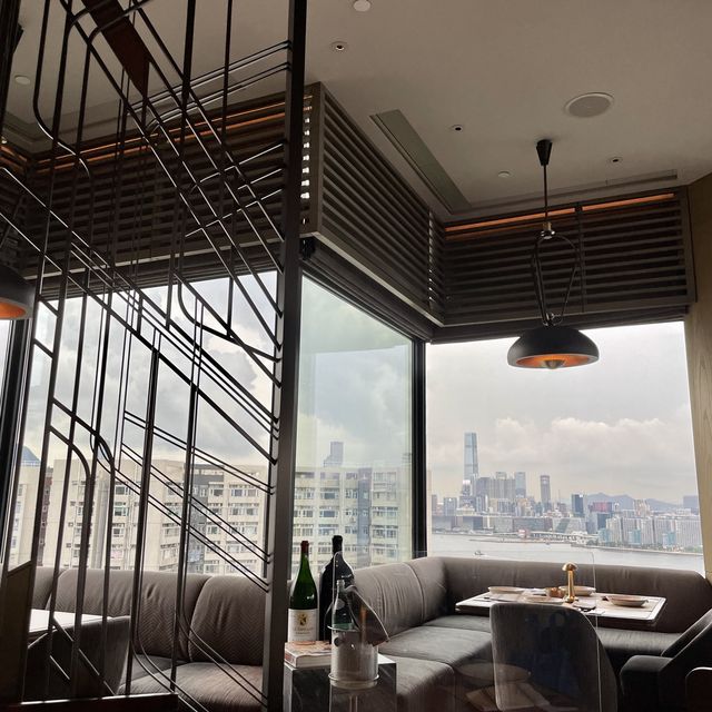 空中餐廳嘆多國菜