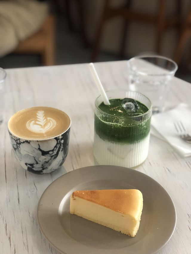 名副其實，好岩打卡同唞唞的咖啡店
