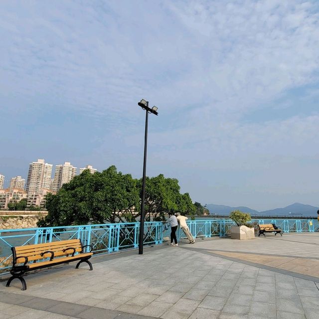 情侶好去處 ～ 屯門黃金海岸海豚廣場 
