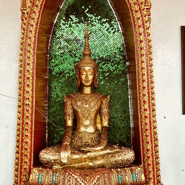 วัดบางพรหม วัดงามริมน้ำ