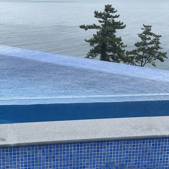 지심도가 한눈에 보이는 인피니티풀💙