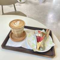 COMFEE คาเฟ่ในสวนร่มรื่น อ่าวลึกกระบี่