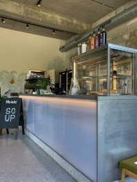 프라하에서 느낄 수 있는 성수동 느낌의 카페, yes cafe