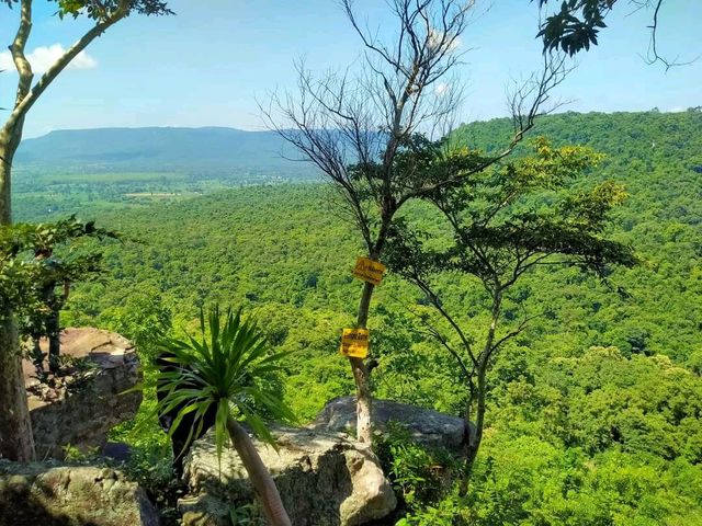 จุดชมวิวผาแดง⛰️