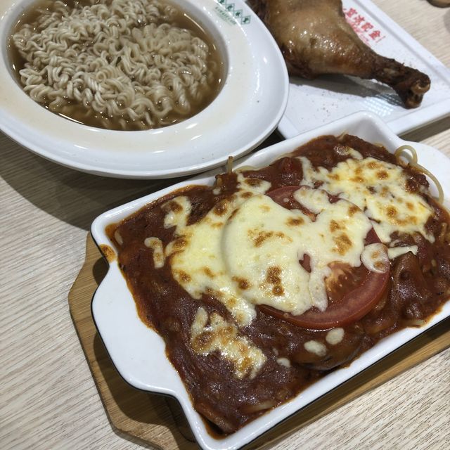 落住雨都要去食茶餐😄