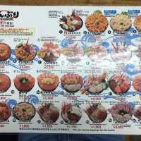 小樽三角市場內的澎湃海鮮丼