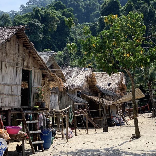 หมู่บ้านมอแกน หมู่เกาะสุรินทร์ พังงา