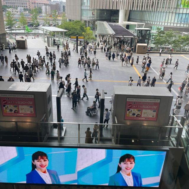 大阪　アトリウム広場