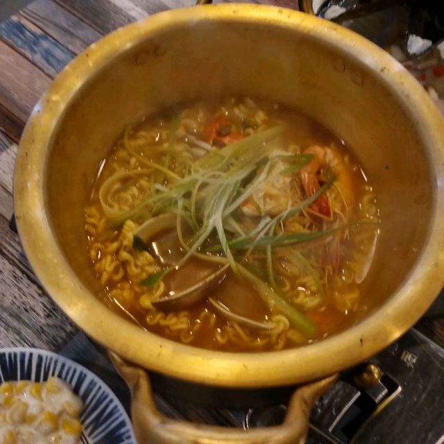 배불러도 계속 먹어지는 광안리 조개구이 '송원'