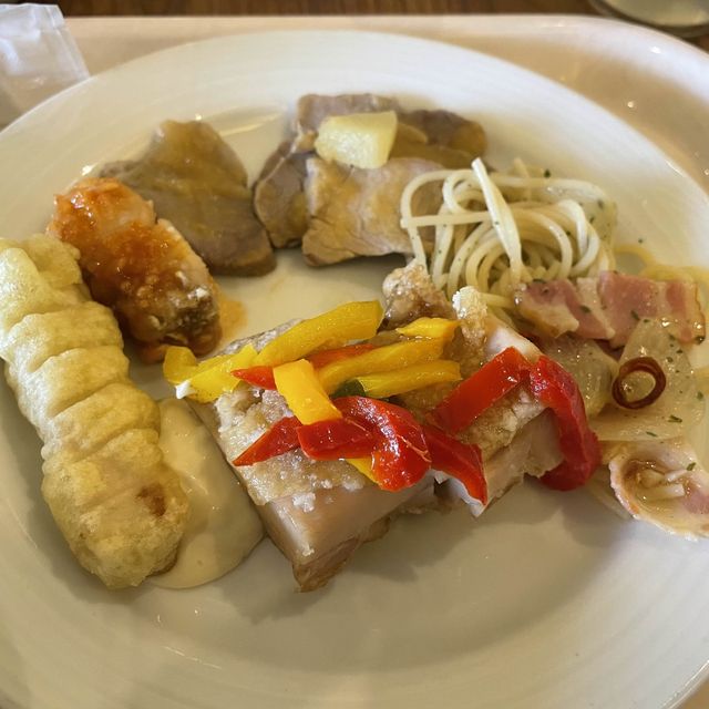 パシフィックホテル内の竜潭でランチ