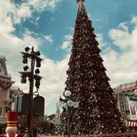 如果可以，想永遠住喺童話世界裏（已經有埋聖誕🎄裝飾的迪士尼）
