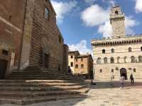 Walking in Piazza del Campo ~ Siena 