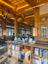 전주 덕진공원, 연꽃속의 한옥도서관 “연화정도서관”