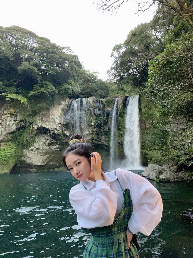 일행끼리 단체샷 찍기좋은 서귀포의 절경🏞️