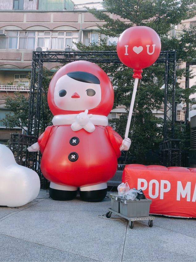 🉑️❤️溫馨的台北捷運中山站線形公園 Zhongshan Linear Park❄️🎄