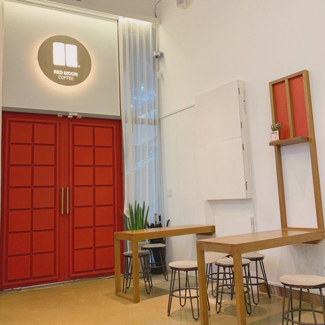 [🇰🇷, 창원] 빨간 대문이 매력적인 창원 레드문 커피 ❤️🚪