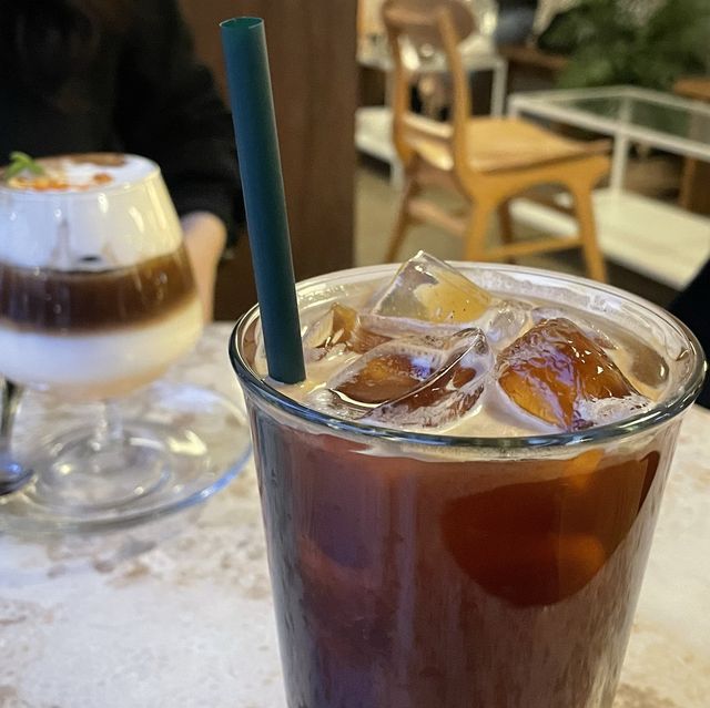 엔틱한 감성카페 : "로우슬로우" 힐링된다. 