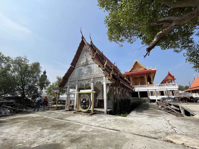 An onland Temple turned to be on island.