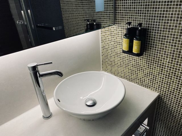 🏨旺角薈賢居