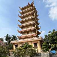 check out huge temple, reclining Buddha 