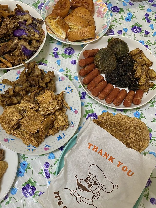 🏘巷口內的小吃🎉～台中西區『熊掌香酥雞』🐔