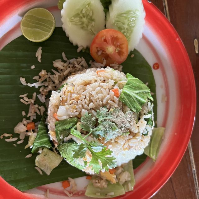 ยุ้งเกลือ  คาเฟ่นาเกลือ บ้านแหลม เพชรบุรี