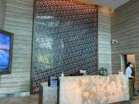Hotel Jen lobby: Instant overseas vibe