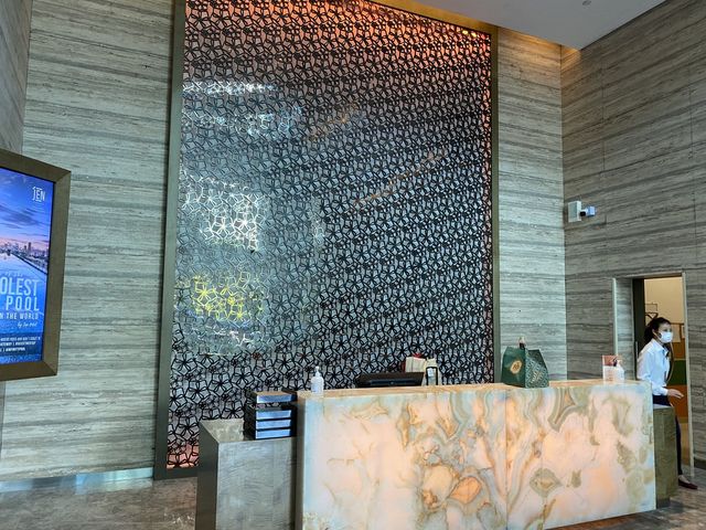 Hotel Jen lobby: Instant overseas vibe