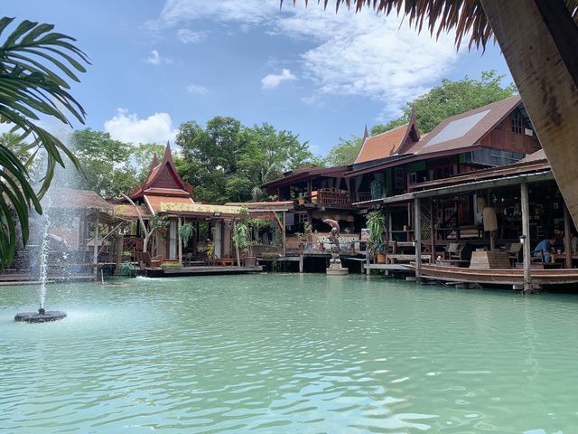 คาเฟ่และที่พักอยุธยา สไตล์เรือนไทย