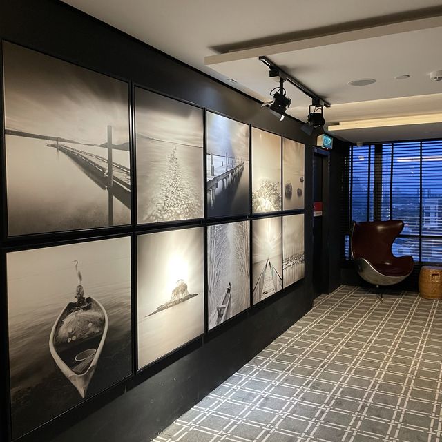 M Roof - Neo Modernist & Minimalistic look