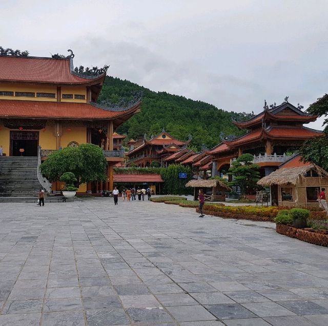 北越廣寧景點--東南亞最大寺院巴旺寺Ba Vang Pagoda