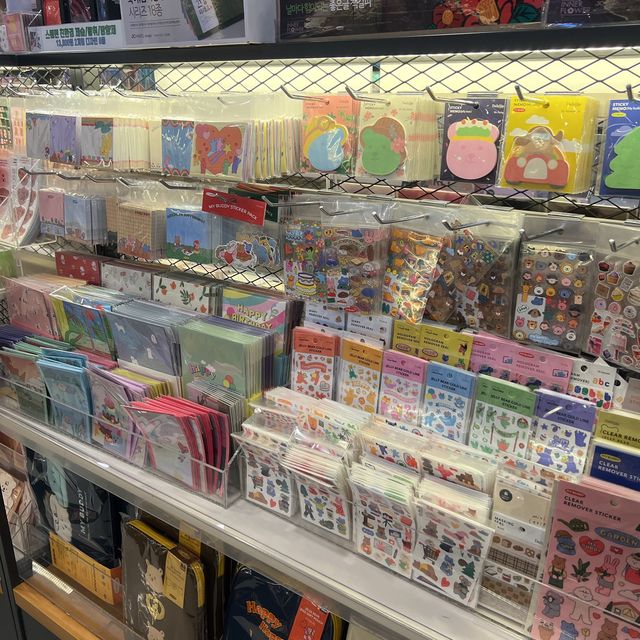 韓国/ソウル【金浦空港】本だけじゃない！？雑貨も文具もある本屋さん📚💕