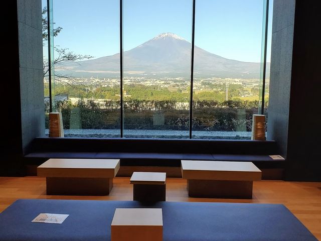 Soak and Sleep with Mount Fuji!