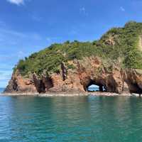ล่องเรือเที่ยวเกาะทะลุใกล้ๆที่ ประจวบคีรีขันธ์ 