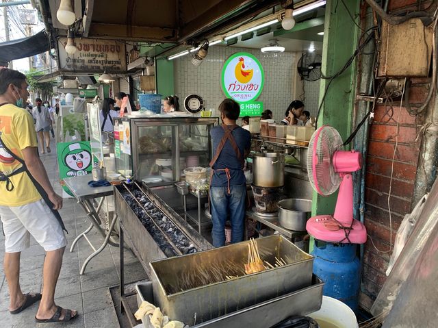今次介紹水門雞飯, 不過係（綠色店）始創1932年「廣興海南雞飯」